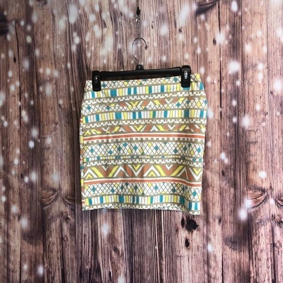 *669 Nollie (PacSun) Aztec Print Bodycon Miniskirt - Picture 2 of 6